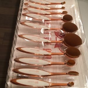 Never land beauty brushes- Rosegold